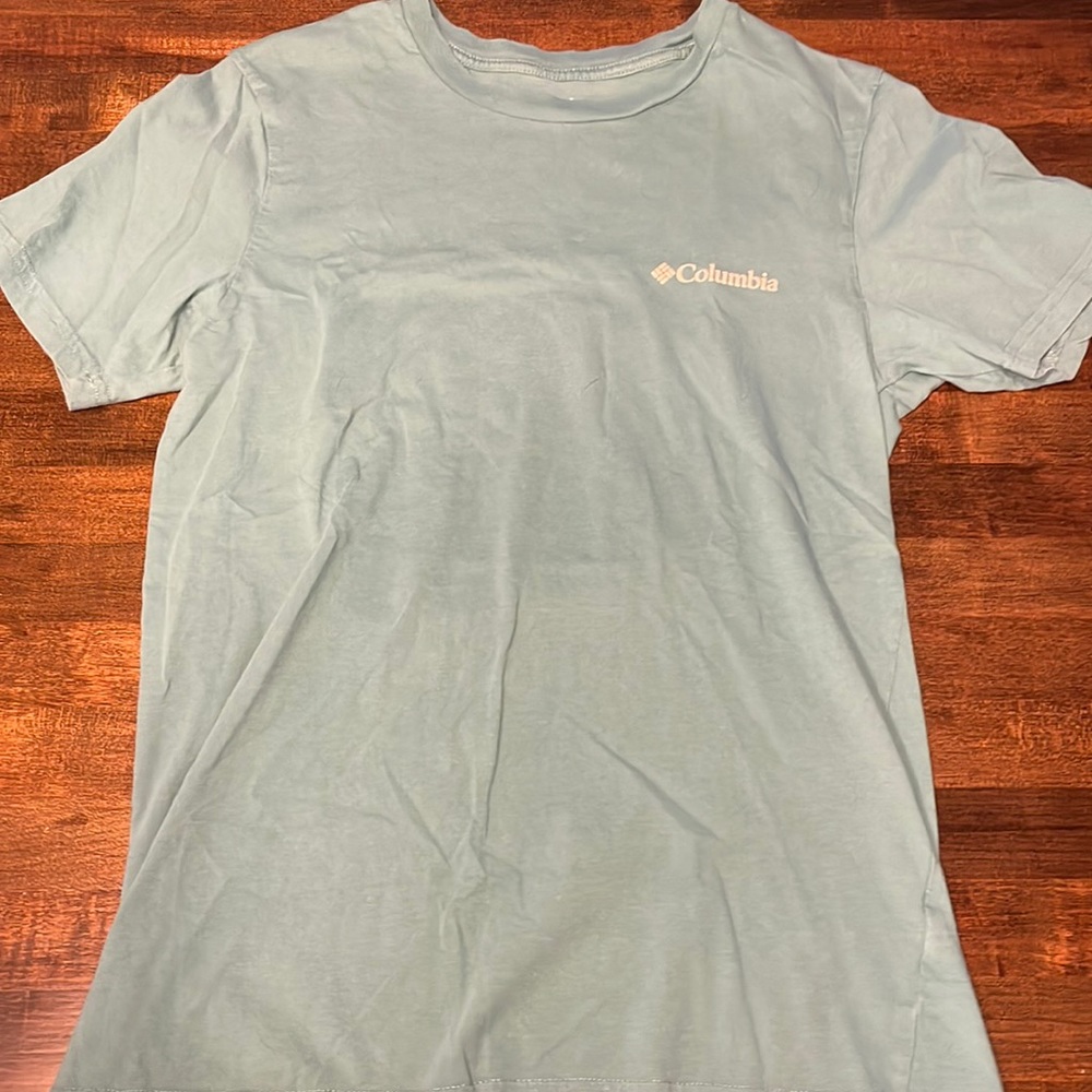 Small green columbia PFG tee